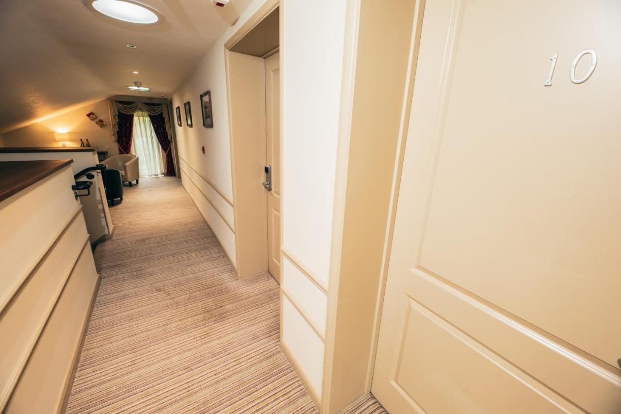 The Auberge Yaxley  Dış mekan fotoğraf