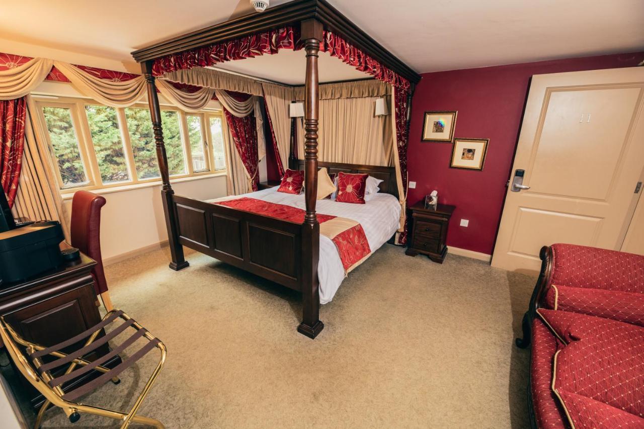 The Auberge Yaxley  Dış mekan fotoğraf