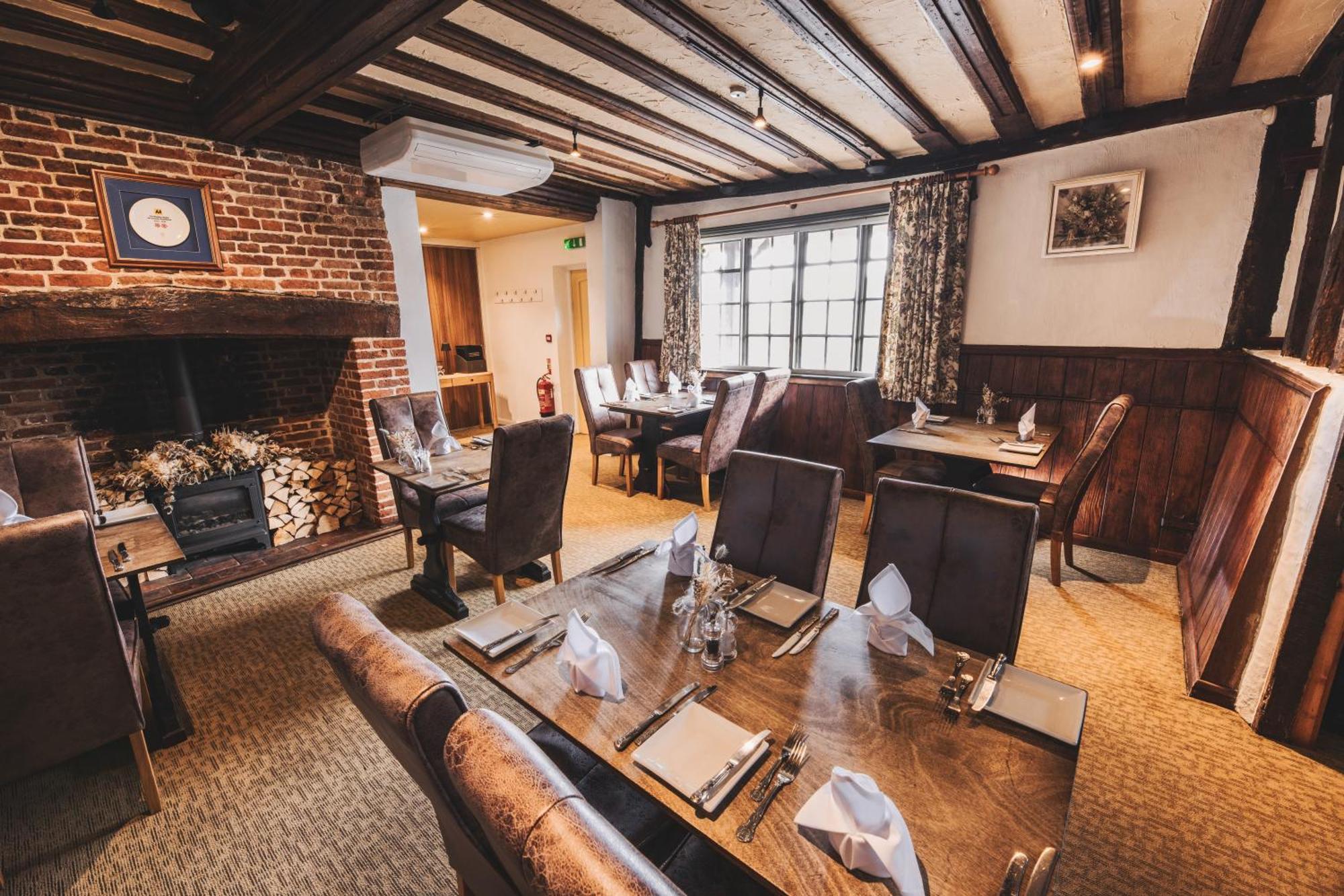 The Auberge Yaxley  Dış mekan fotoğraf