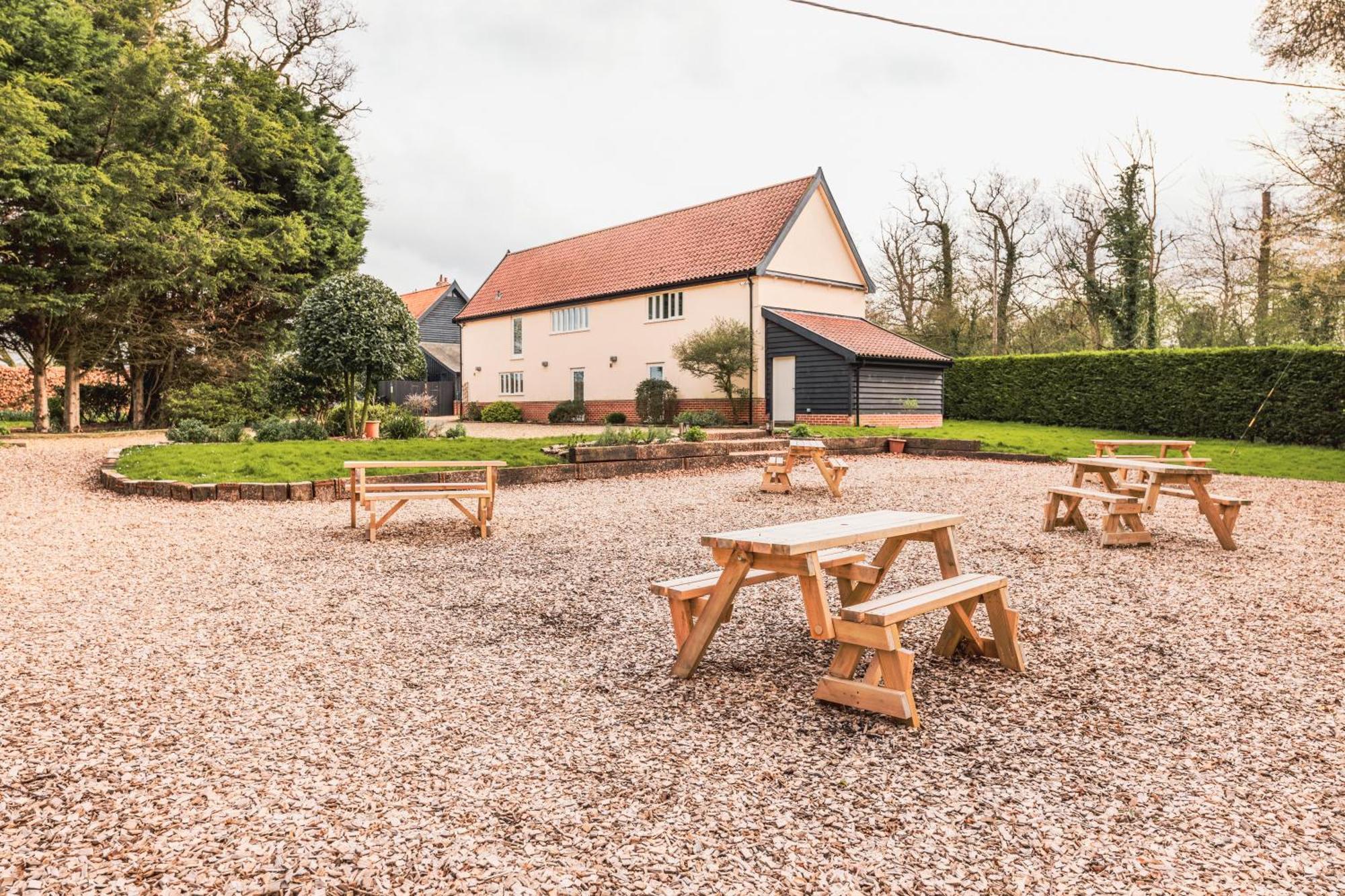The Auberge Yaxley  Dış mekan fotoğraf